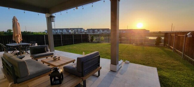 Photo - 165 Kulmbacher Dr