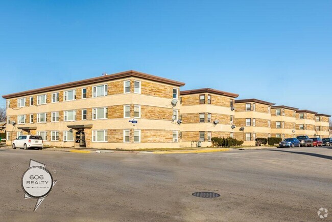 Building Photo - Bright and Sunny Cicero Apts Available! Unit 3443-6