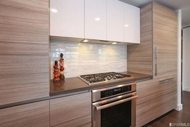 Photo - 718 Long Bridge St