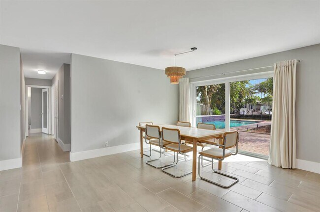 Photo - 400 SE 5th Ct