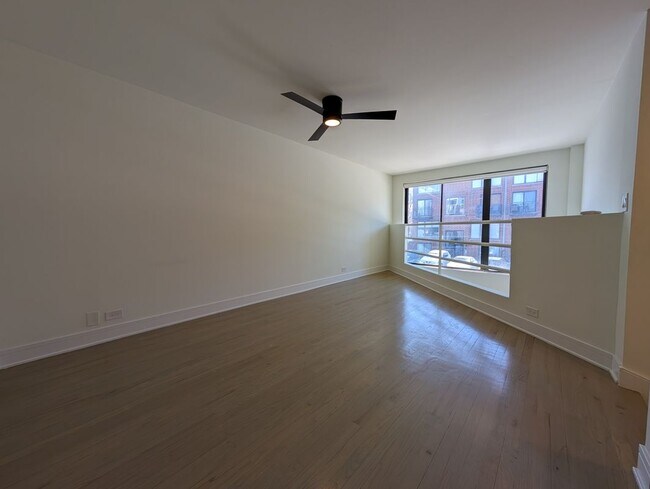 944 W Grace St Unit 944B102