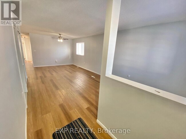 Photo - 55 Athabaska Rd