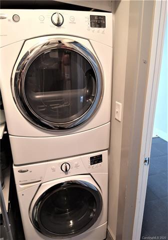 Photo - 333 W Trade St