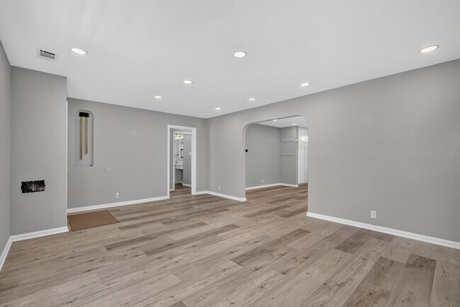 Photo - 530 Irving Ave
