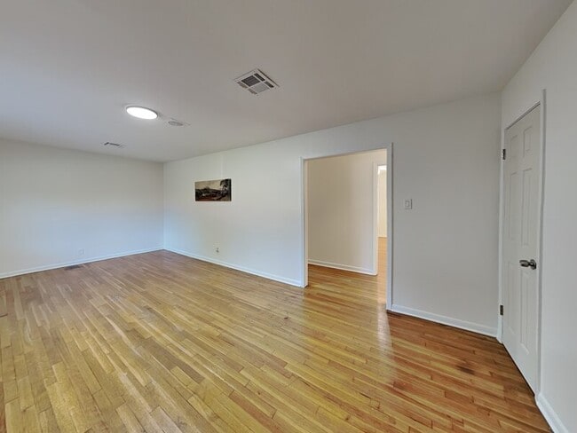 Photo - 1019 Park Center St