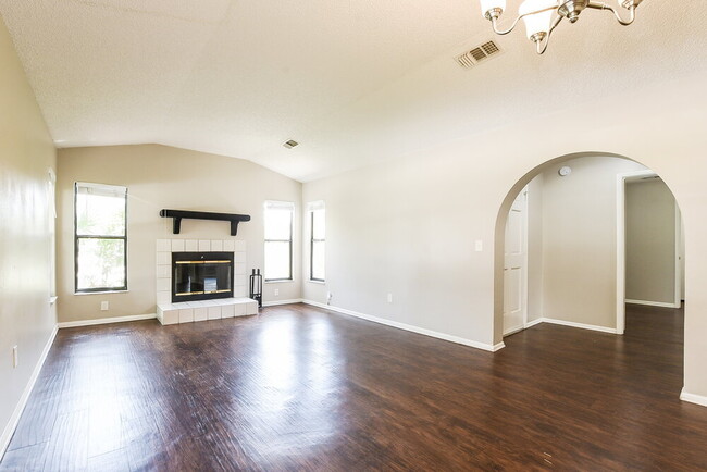 534 S Sundance Dr
