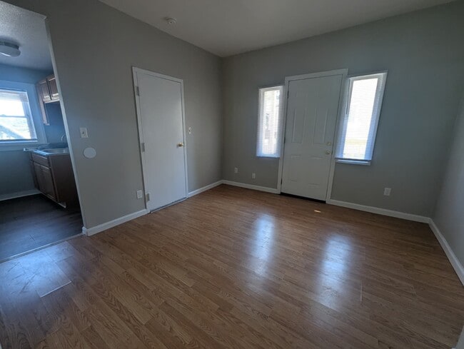Building Photo - 1497 State St Unit 1R Rental