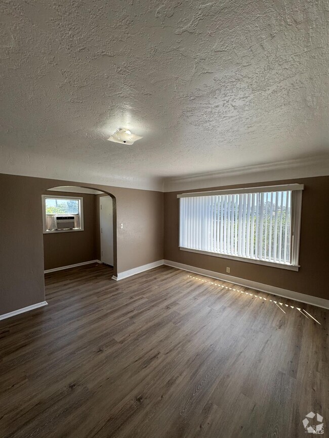Building Photo - 158 Farragut Ave Rental