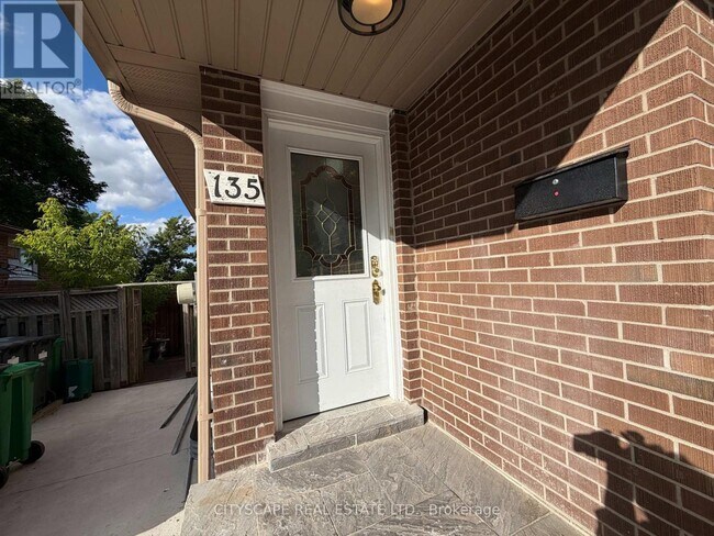 Photo - 135 Bonham Blvd