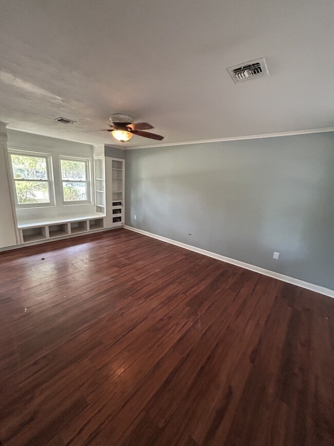 Photo - 1203 Caroline Dr