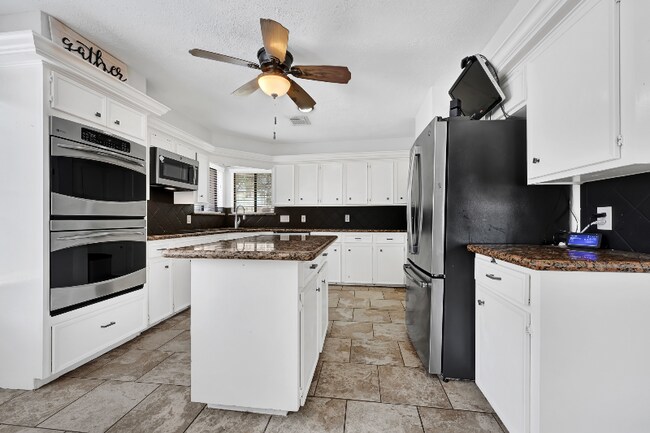 Photo - 503 Ellingham Dr