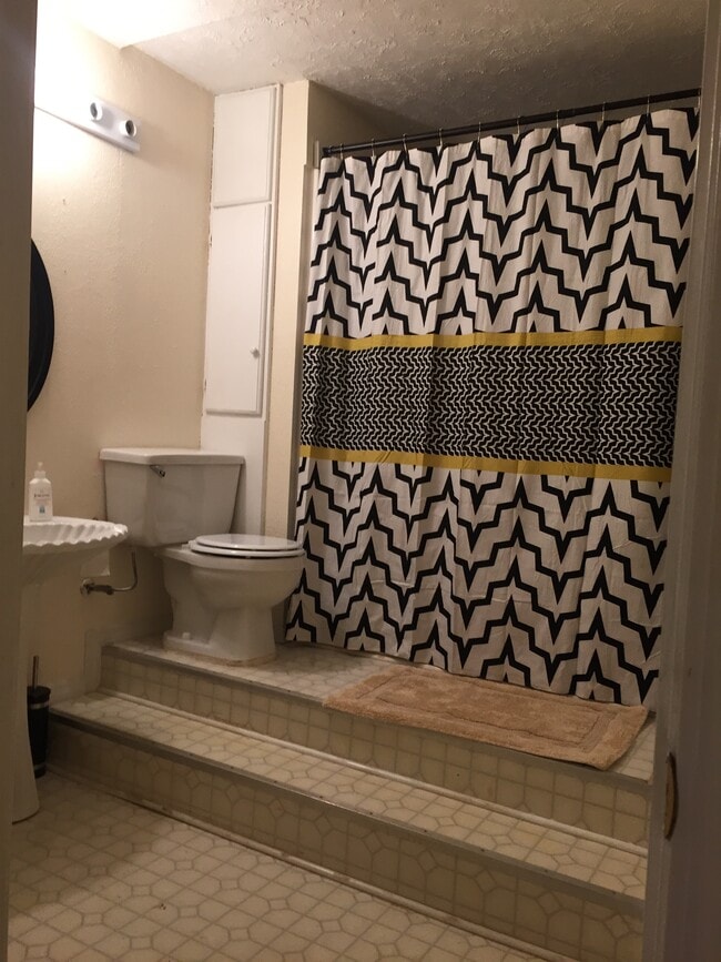 Photo - 204 Hickory Rdg