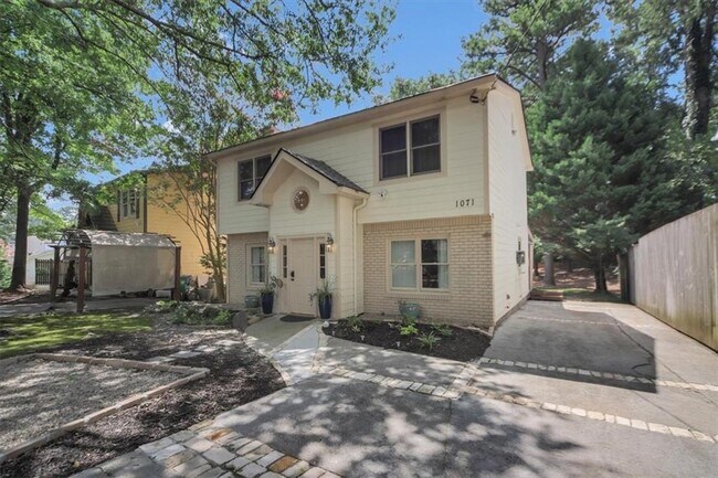 1071 Standard Dr NE