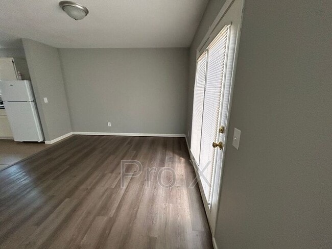 Photo - 316 Erin Pl Unit #102