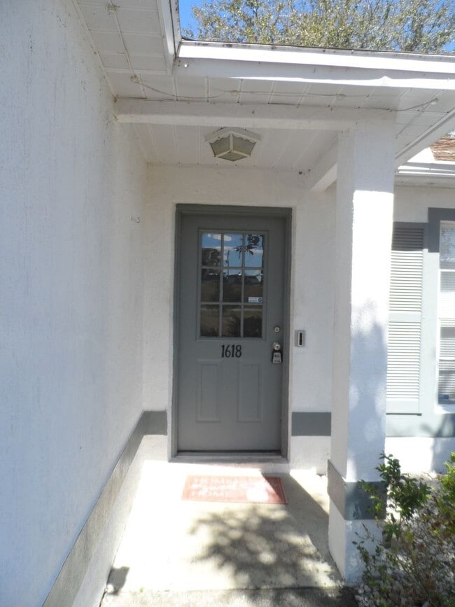 Photo - Nice Area 3/2/2 Call Direct Carole Arcaro 386-216-4900 Deltona Lakes Realty