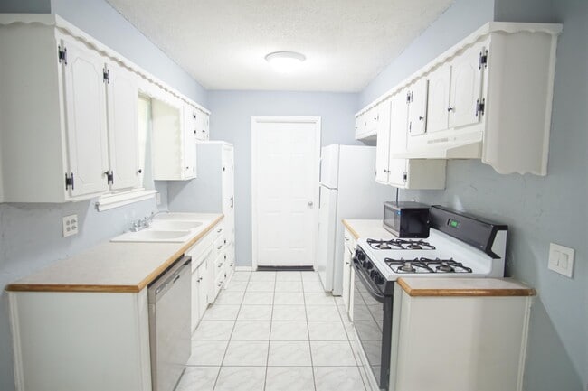 Photo - 224 E Cherry Ave
