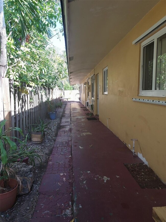 Photo - 808 SW 14th Terrace Unit 4