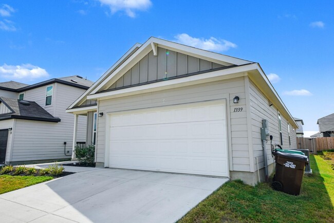 Photo - Beautifully Maintained Single-Story Home i...