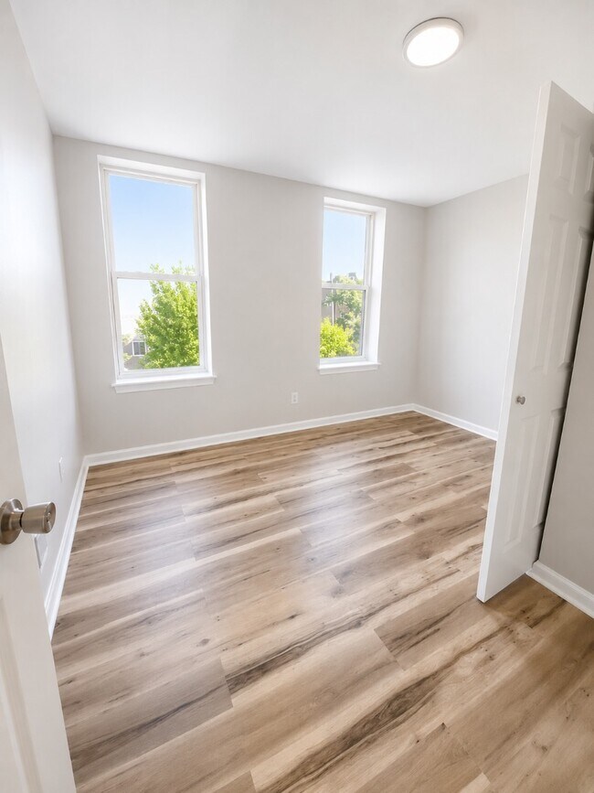 Photo - 2538 E Fayette St