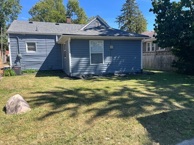 Photo - 1316 N Riley Ave