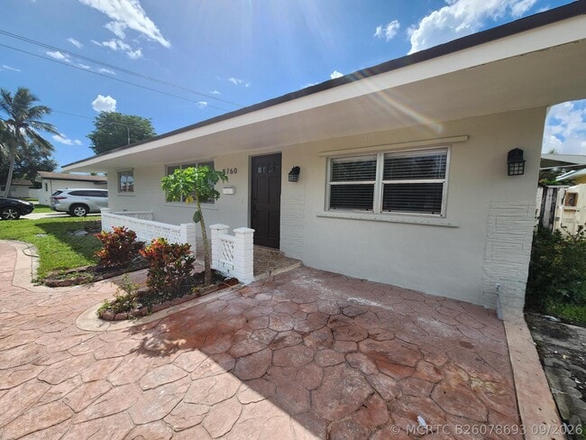 8760 NW 14th St