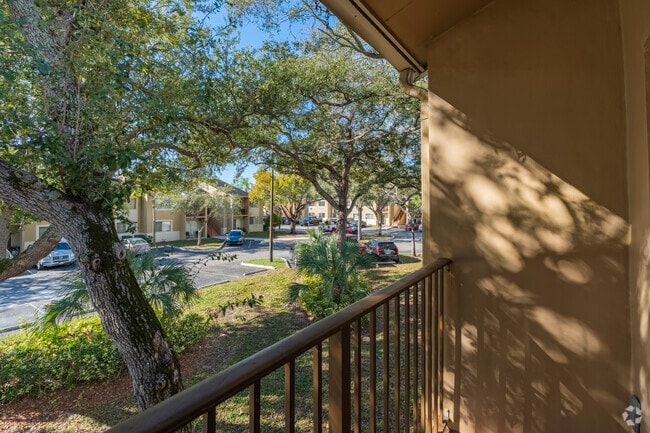 1BR, 1BA - 750SF