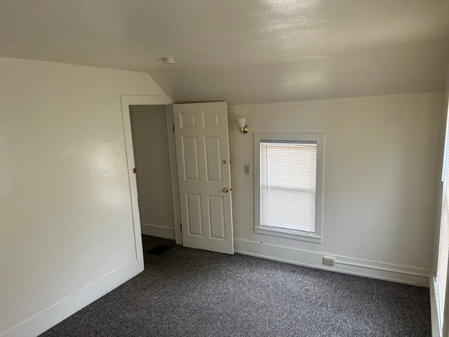 Photo - 503 Allyn St