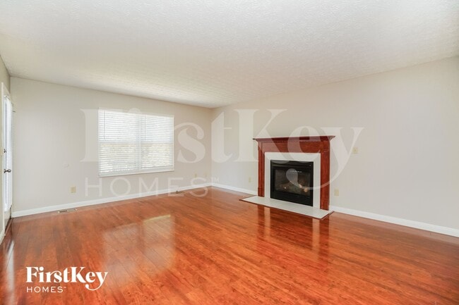 Photo - 6594 Danbury Dr