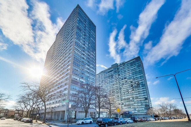 Building Photo - 4800 S Chicago Beach Dr Unit 1312N