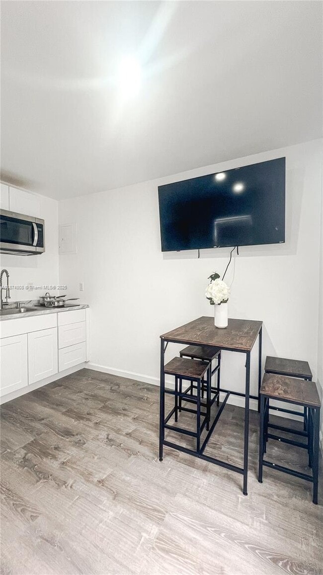 Building Photo - 4141 NW 23rd Ave Unit 2 Rental