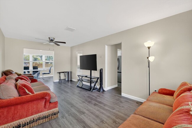 Photo - 3 Bedroom Home in Tavares with Large Fenced Backyard