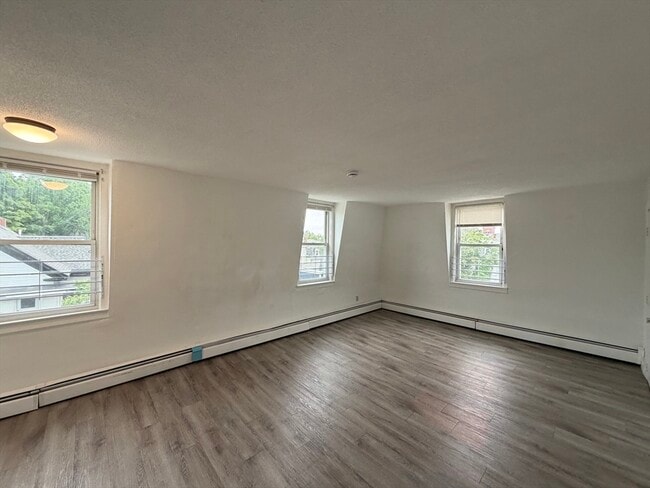 Building Photo - 4 Park 3 Park Unit 3