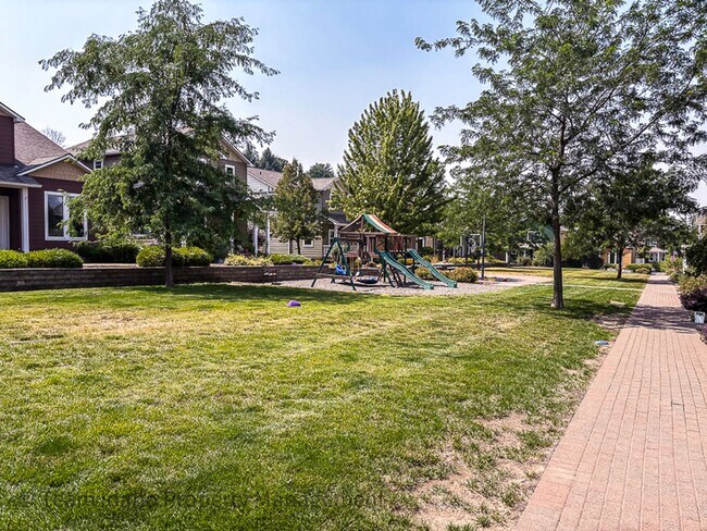 Photo - 1374 Bristol Rd