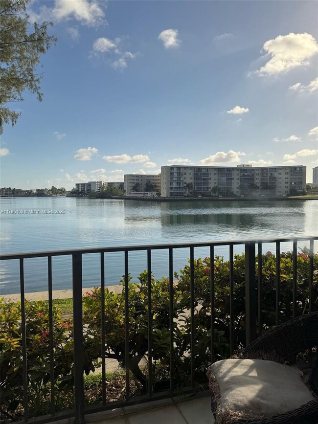 Photo - 18151 NE 31st Ct Apartment Unit 111
