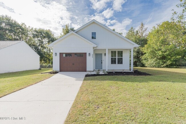 Building Photo - 111 Hampton Ct