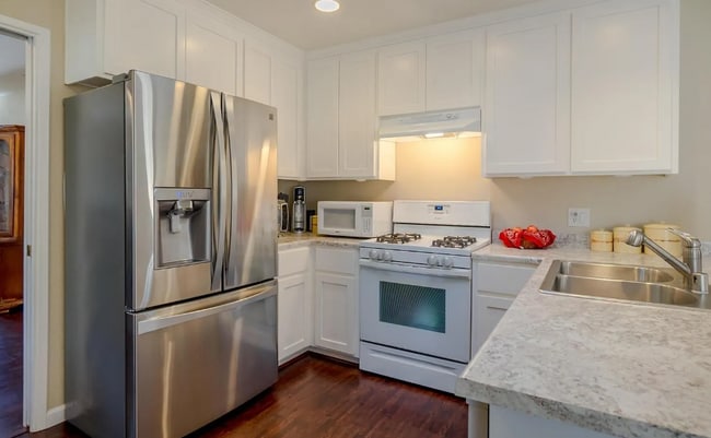 Photo - 5614 Tarwood Way