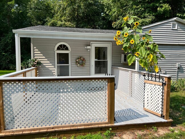 1845 E Hickory Rd