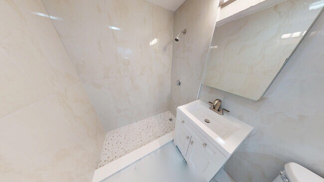 Photo - 244 Winchester St