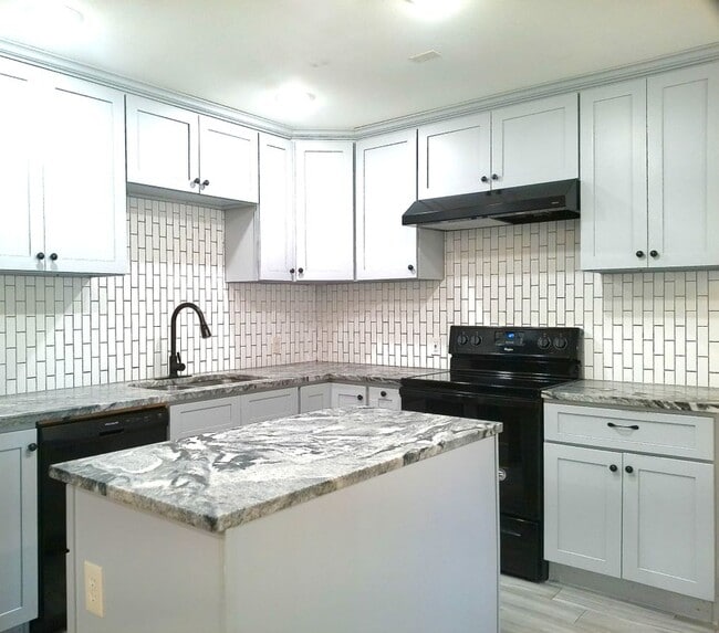 Building Photo - 22262 Adams St Rental