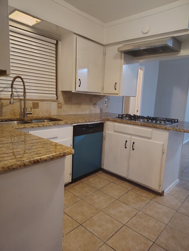 Photo - 1910 Easy St