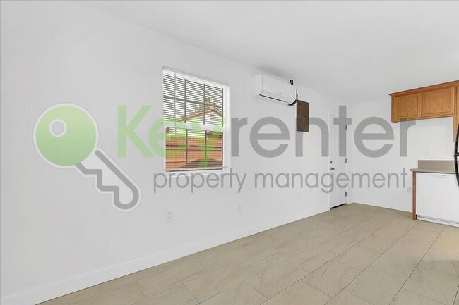 Photo - 3815 Magenta Aly