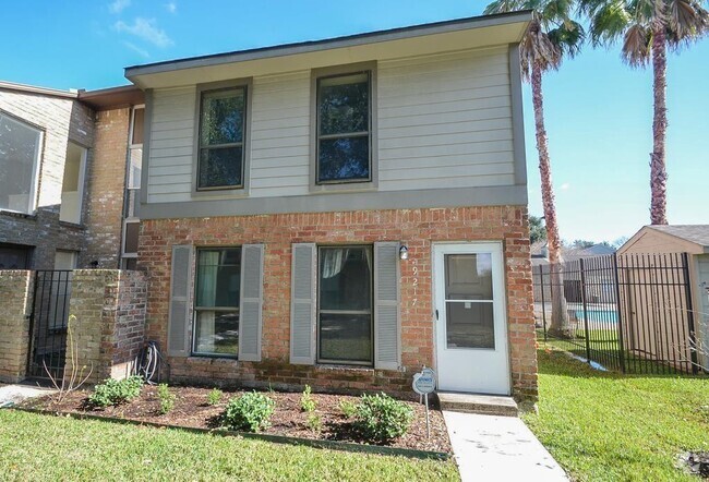 Building Photo - 9217 Westwood Village Dr Rental