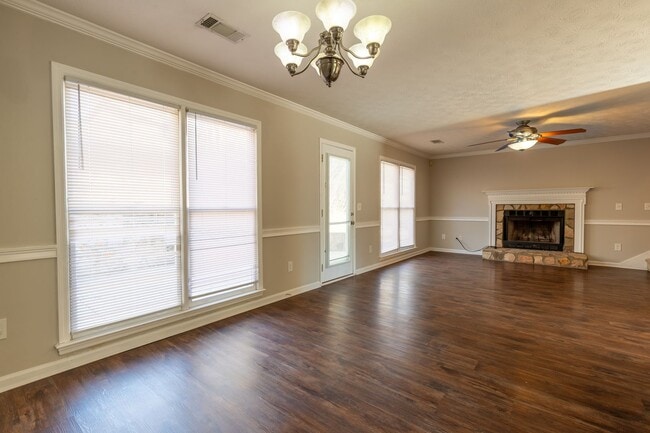 Photo - Primrose Walk