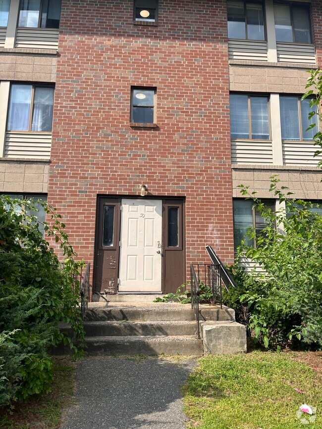 Building Photo - 20 Henderson Dr Unit 5 Rental