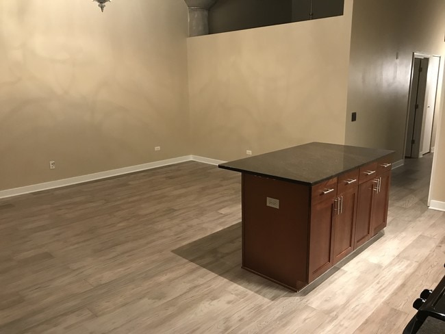 Foto principal - 320 E 21st St Unidad 503