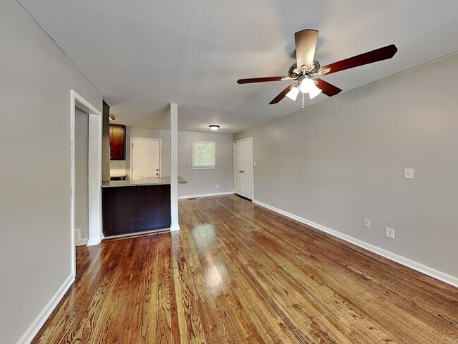 Photo - 2892 Horse Shoe Dr
