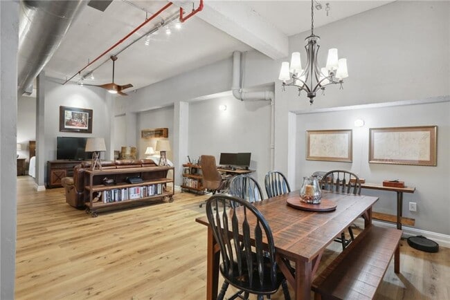 Photo - 1610 Liberty Ln