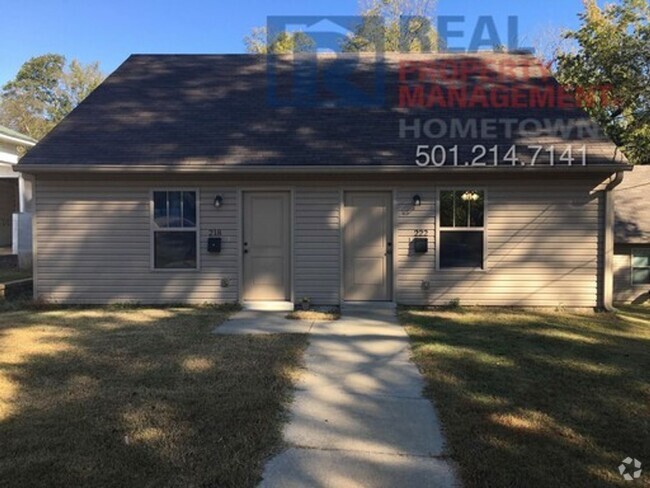Building Photo - 226 E Maple St Rental