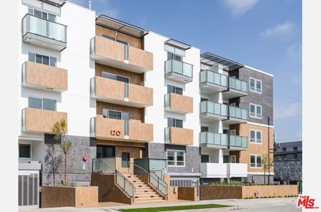 Building Photo - 120 S Orlando Ave Unit ph3 Rental