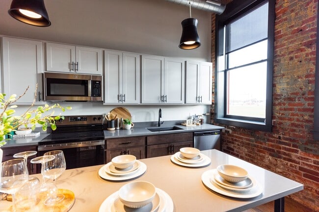 Plant 1 Lofts